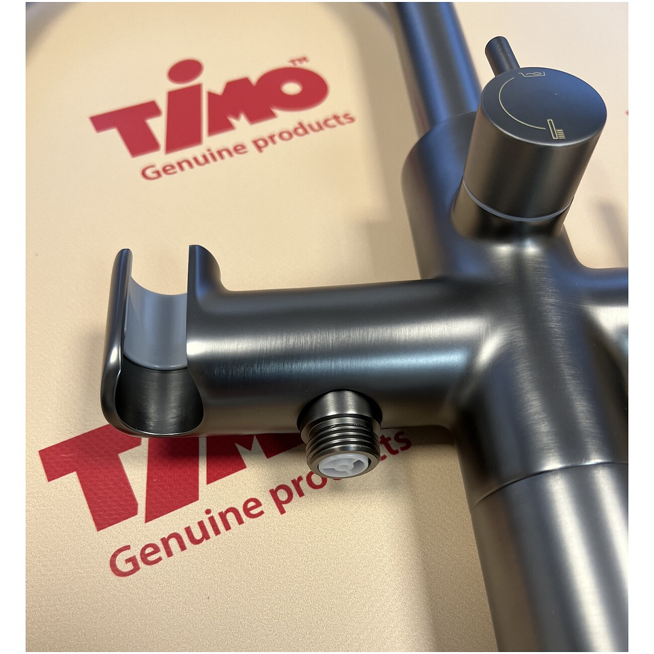 Смеситель напольный для ванны с душем черное золото Timo Saona 2310-18Y-CR - изображение 3