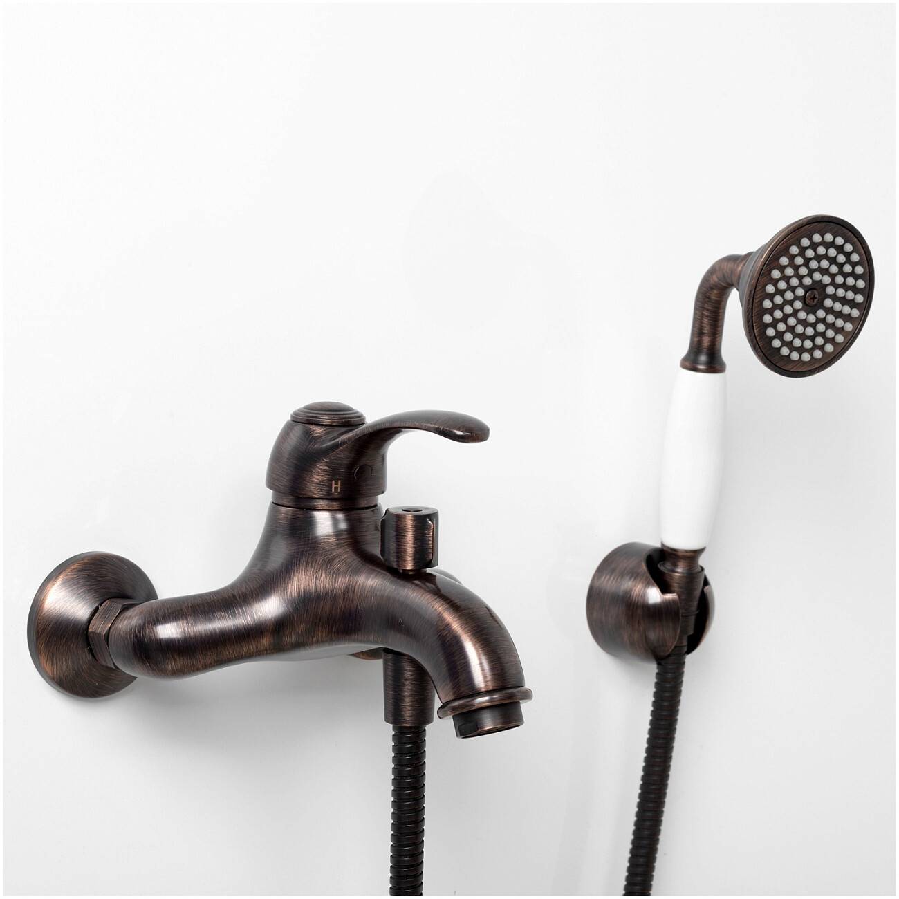 Душевой комплект с лейкой и коротким изливом темная бронза Wasserkraft Isar 1301 - изображение 3