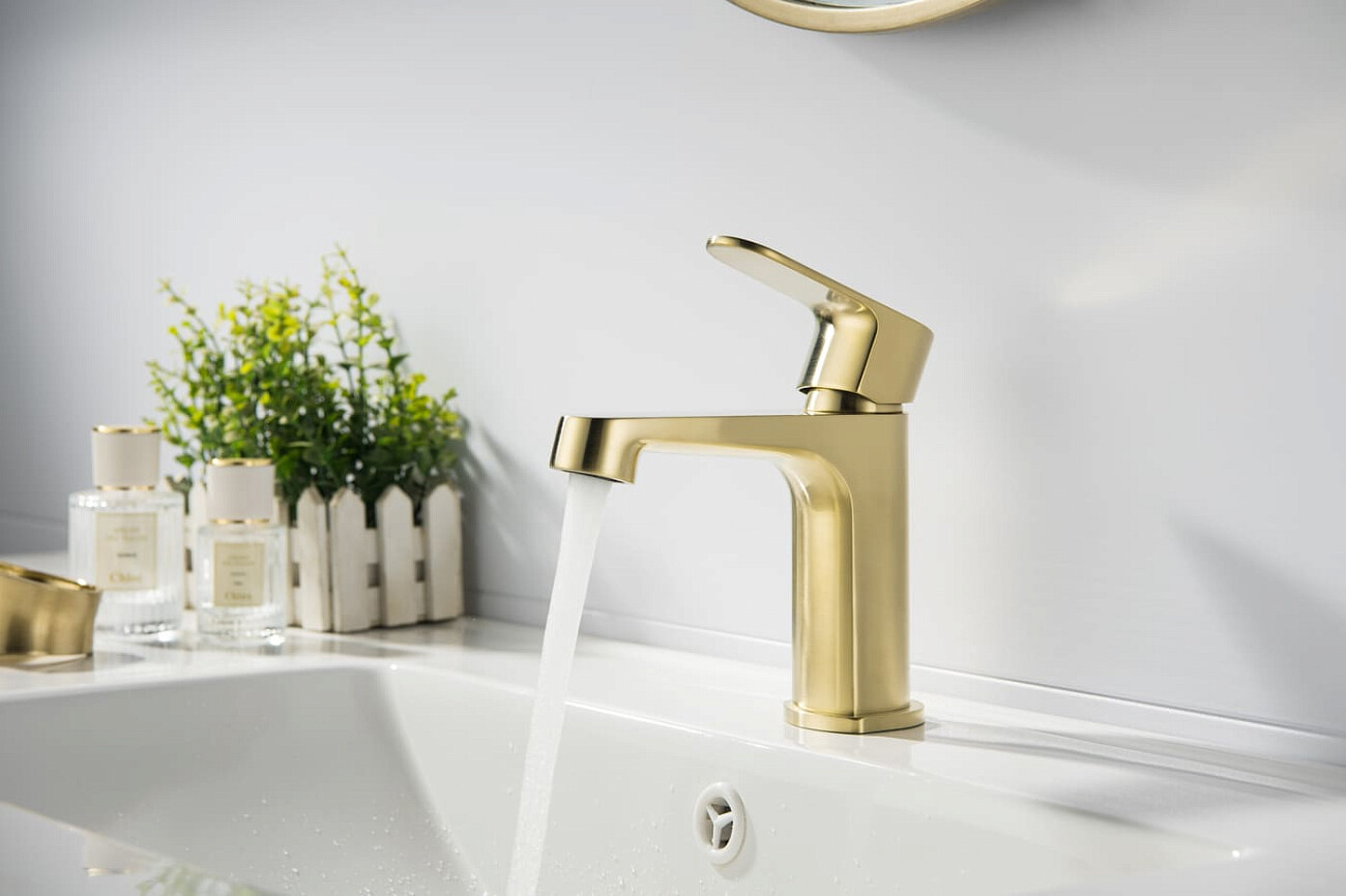 Смеситель для раковины однорычажный золотой Aquatek "Оберон" AQ1210BG - изображение 5