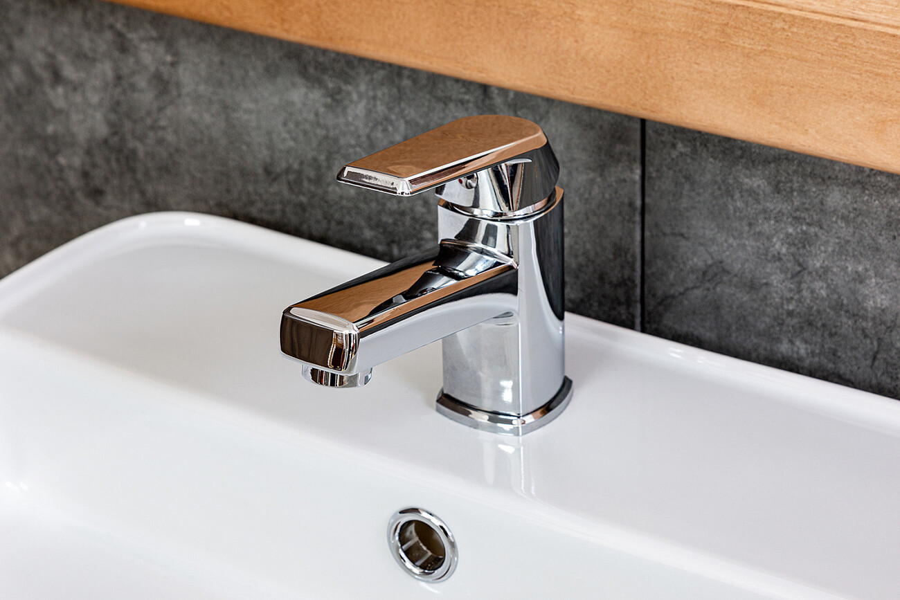 Смеситель для ванны с душем хром Diwo "Смоленск" SM-03cr и смеситель для раковины SM-02cr - изображение 5