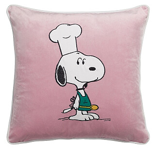Подушка квадратная 45х45 см розовая Snoopy Chef