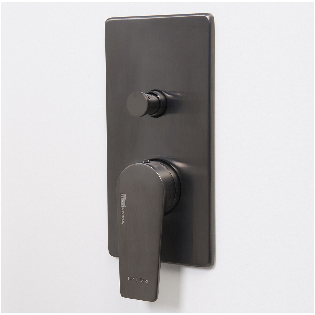 Смеситель для ванны и душа встраиваемый из латуни оружейная сталь Wasserkraft 8461 - изображение 4