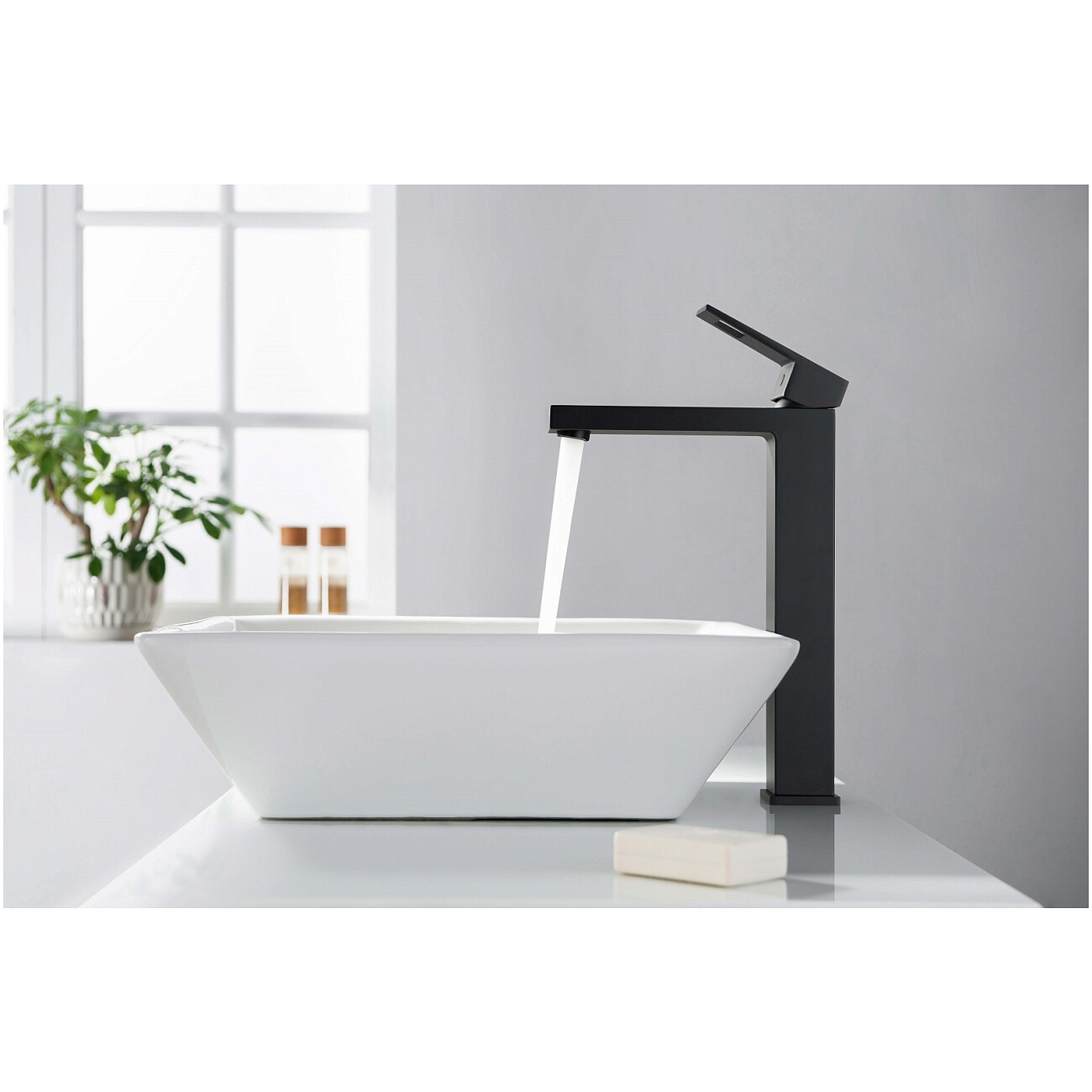 Смеситель для раковины-чаши черный Timo Briana 7111-03F - изображение 2