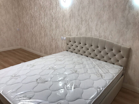 Кровать двуспальная с подъемным механизмом и ящиком для белья 160х200 кремовая Грация