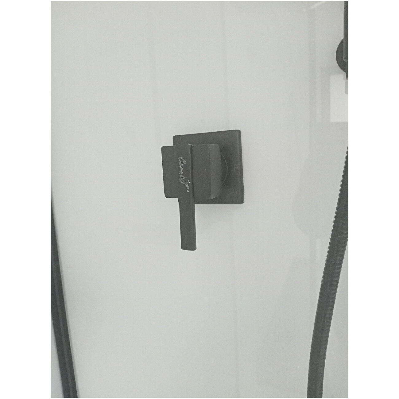 Душевая кабина квадратная без крыши с низким поддоном 90х90 см черная Cerutti SPA Bella 901B - изображение 4