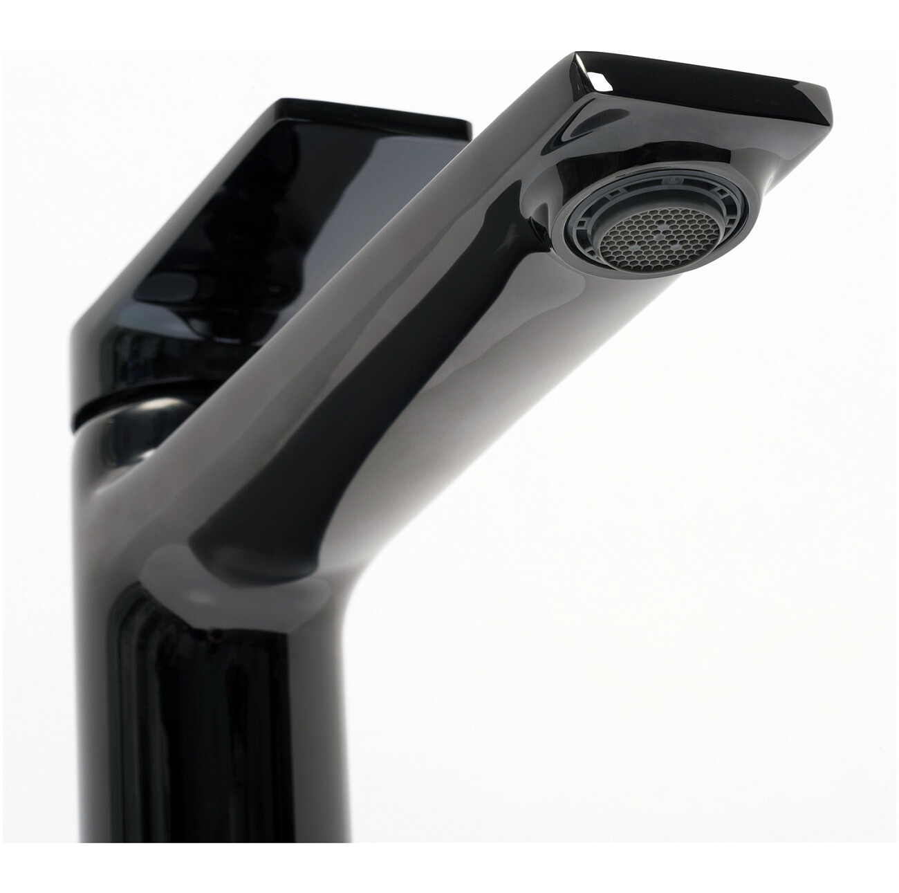 Смеситель для раковины из латуни черный Wasserkraft 6603H - изображение 10