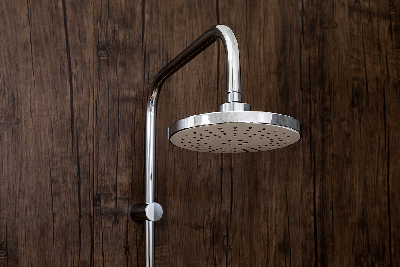 Душевая стойка с верхним душем и и держателем хром Stworki "Ставангер" SV-03cr - изображение 10