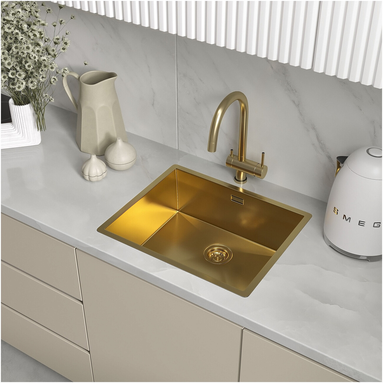 Кухонная мойка из нержавеющей стали 44х54 см брашированное золото Reflexion Como RX2054GD  - изображение 7