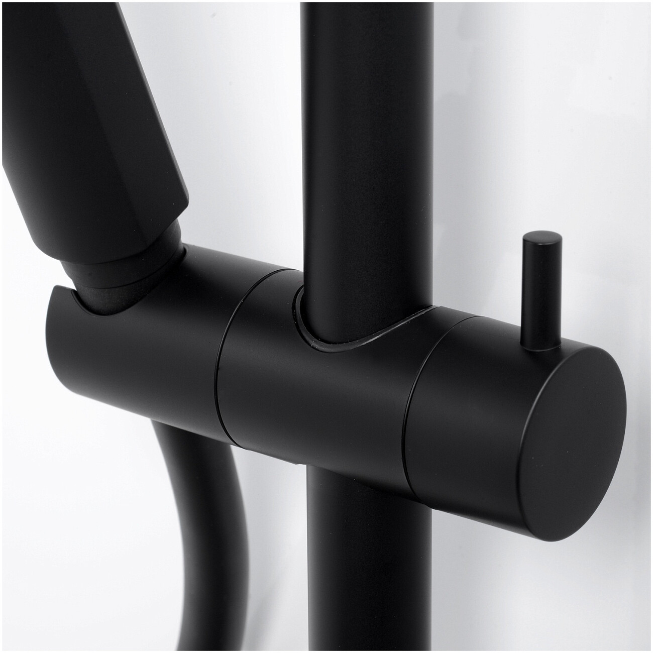 Душевой комплект с верхним душем и лейкой черный, хром Wasserkraft A11401 Thermo - изображение 6