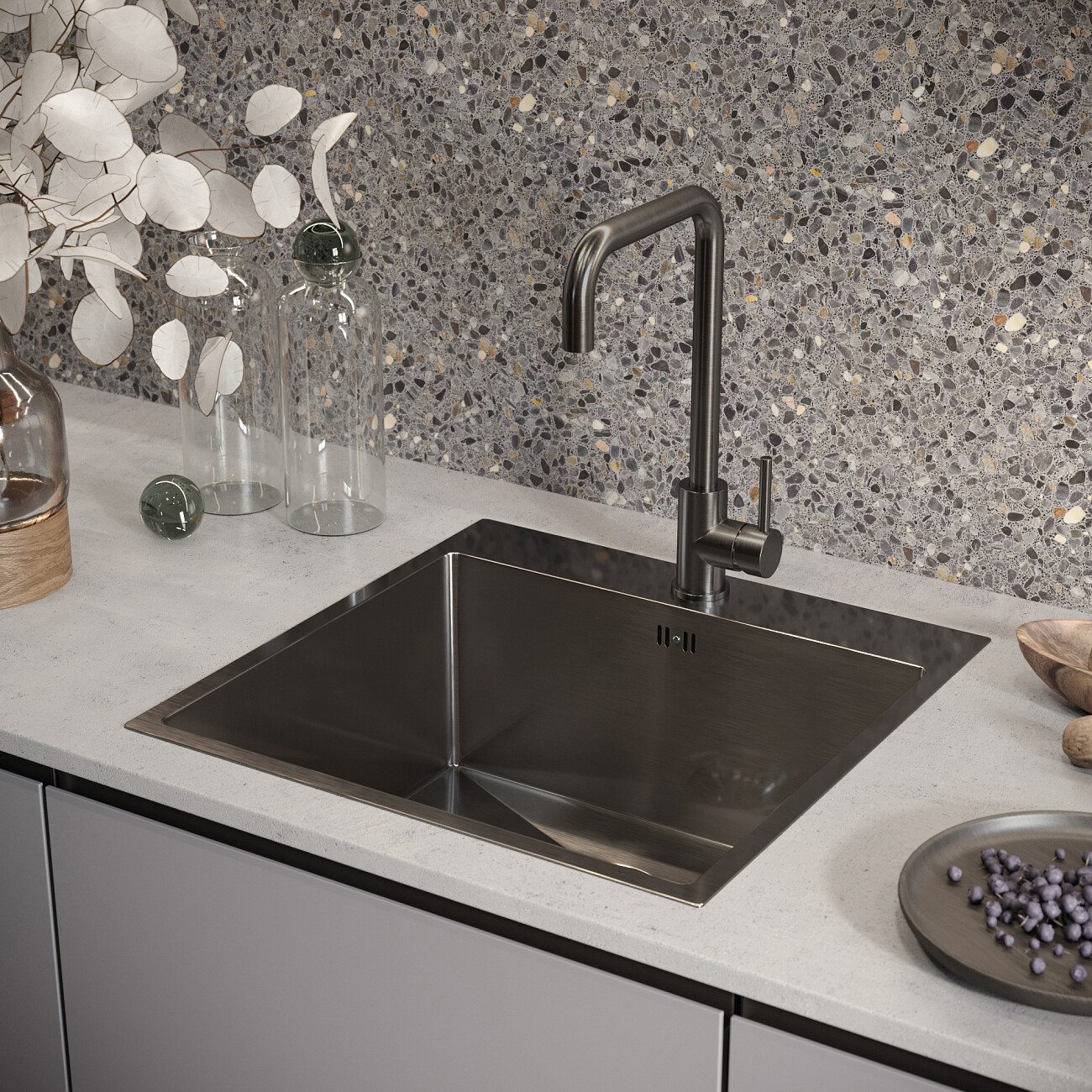 Смеситель для кухни из нержавеющей стали темный хром Domaci "Равенна" DM-041022-GM - изображение 3