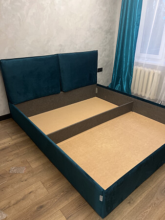 Кровать двуспальная с подъемным механизмом и ящиком для белья 180х200 изумрудная Эстетика