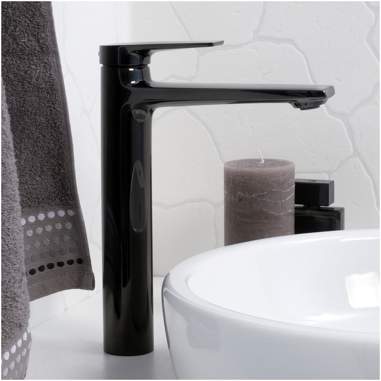 Смеситель для раковины из латуни черный Wasserkraft 6603H - изображение 3