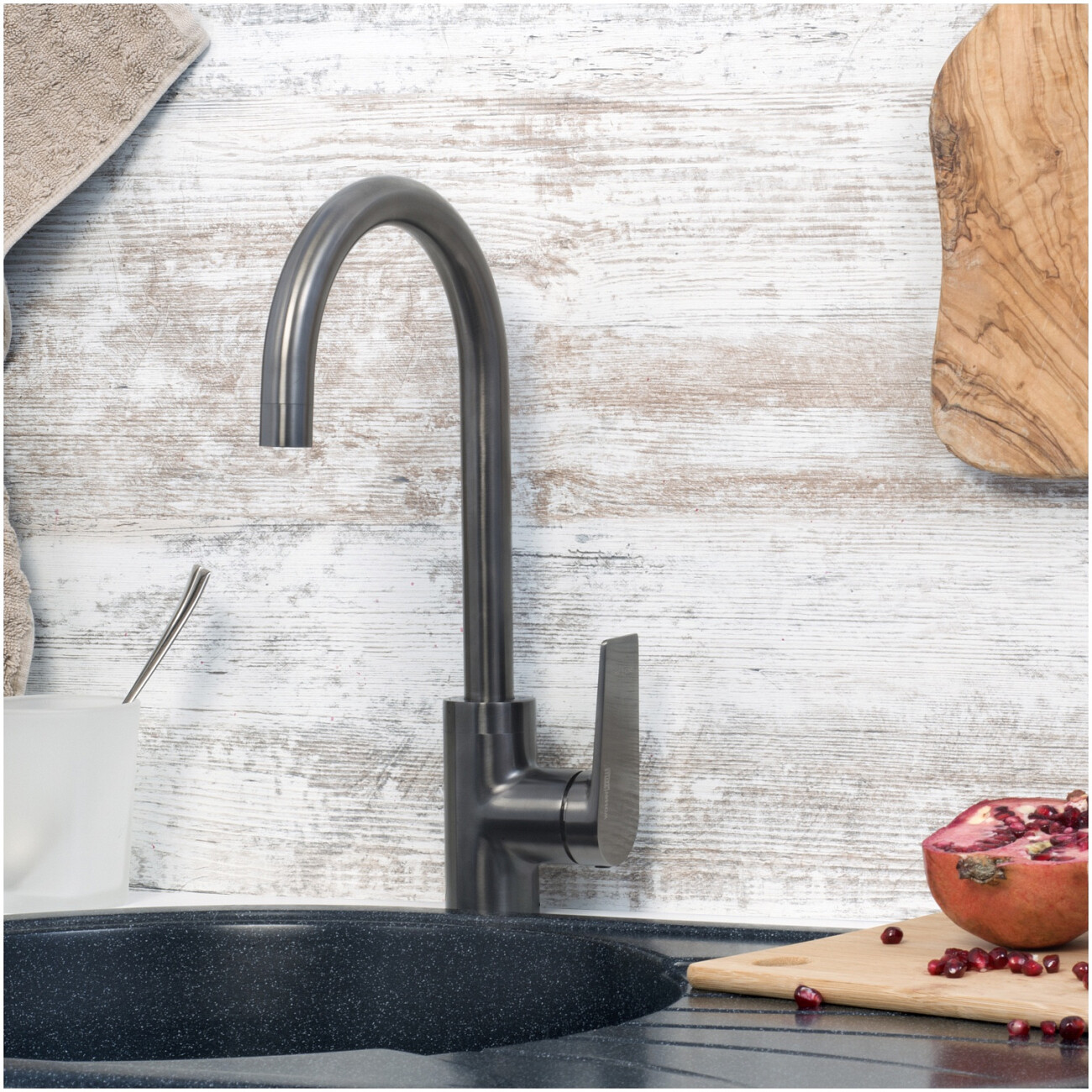 Смеситель для кухни из латуни оружейная сталь Wasserkraft 8407 - изображение 2