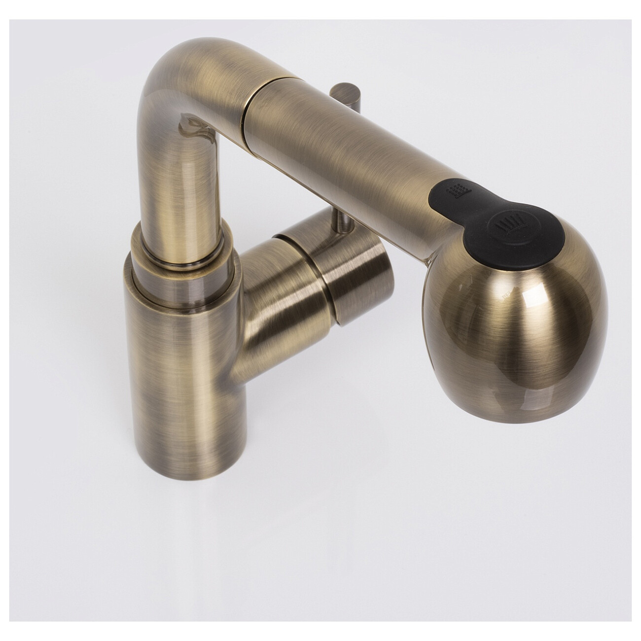 Смеситель для кухни из латуни с выдвижной лейкой светлая бронза Wasserkraft A8237 - изображение 9