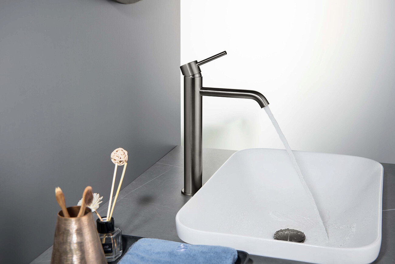 Смеситель для раковины однорычажный черный хром Aquatek "Европа" AQ1304BGM - изображение 5