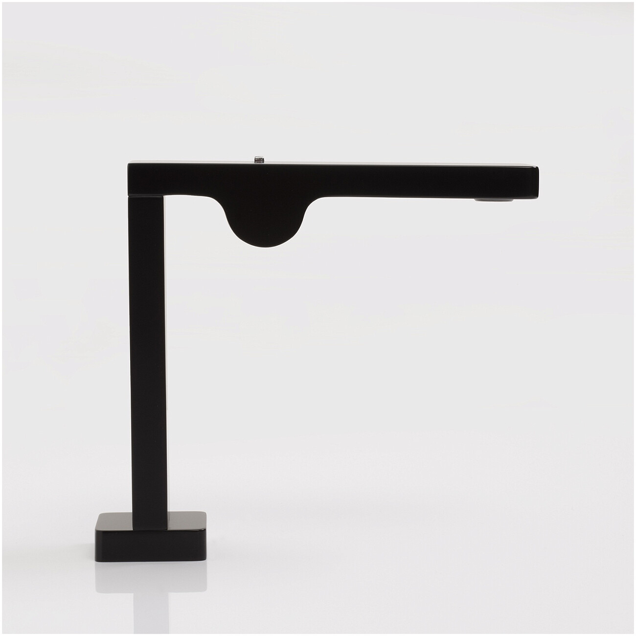 Смеситель для раковины из латуни черный Wasserkraft 7410 - изображение 3