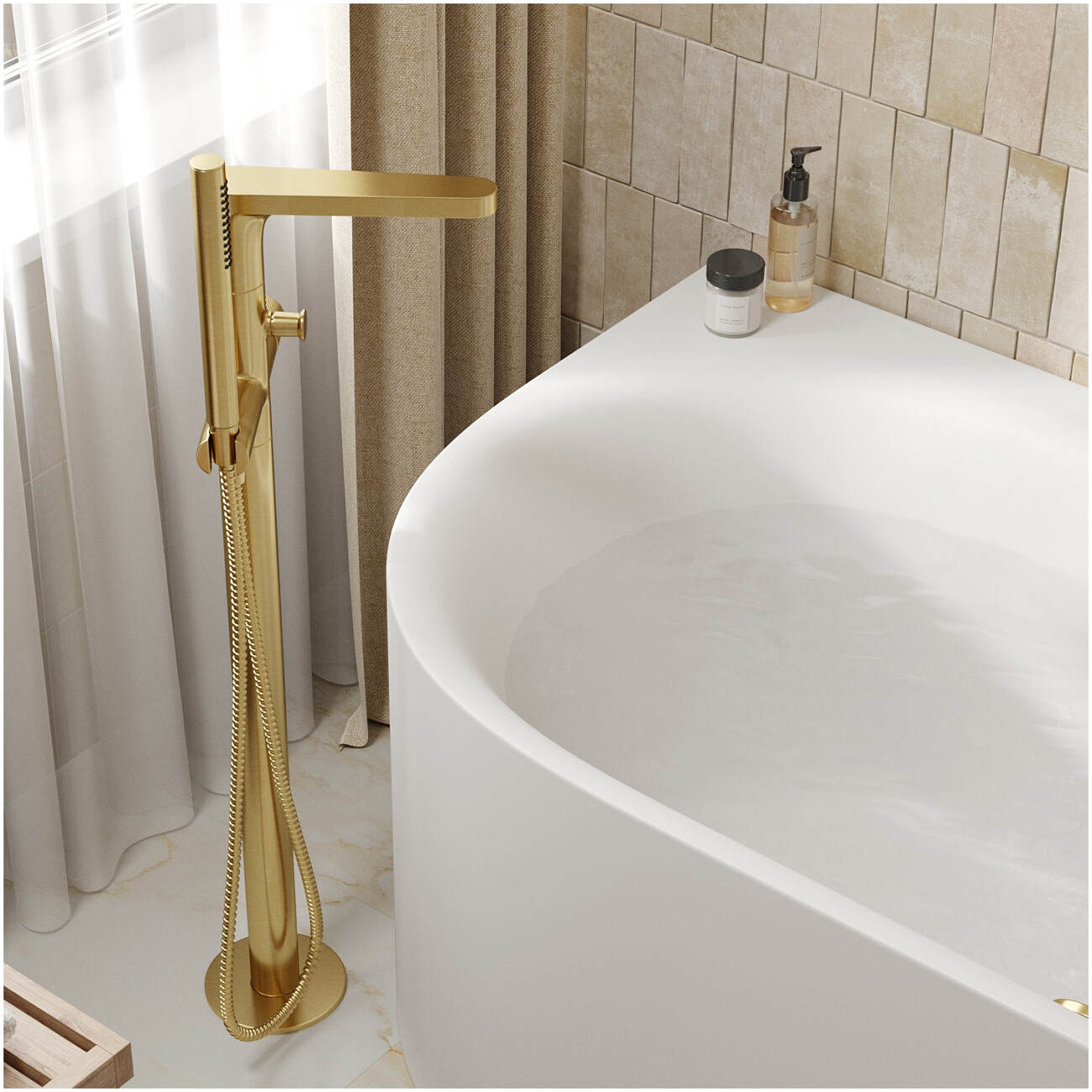 Смеситель для ванны напольный из латуни золотой Wasserkraft 8221 - изображение 2