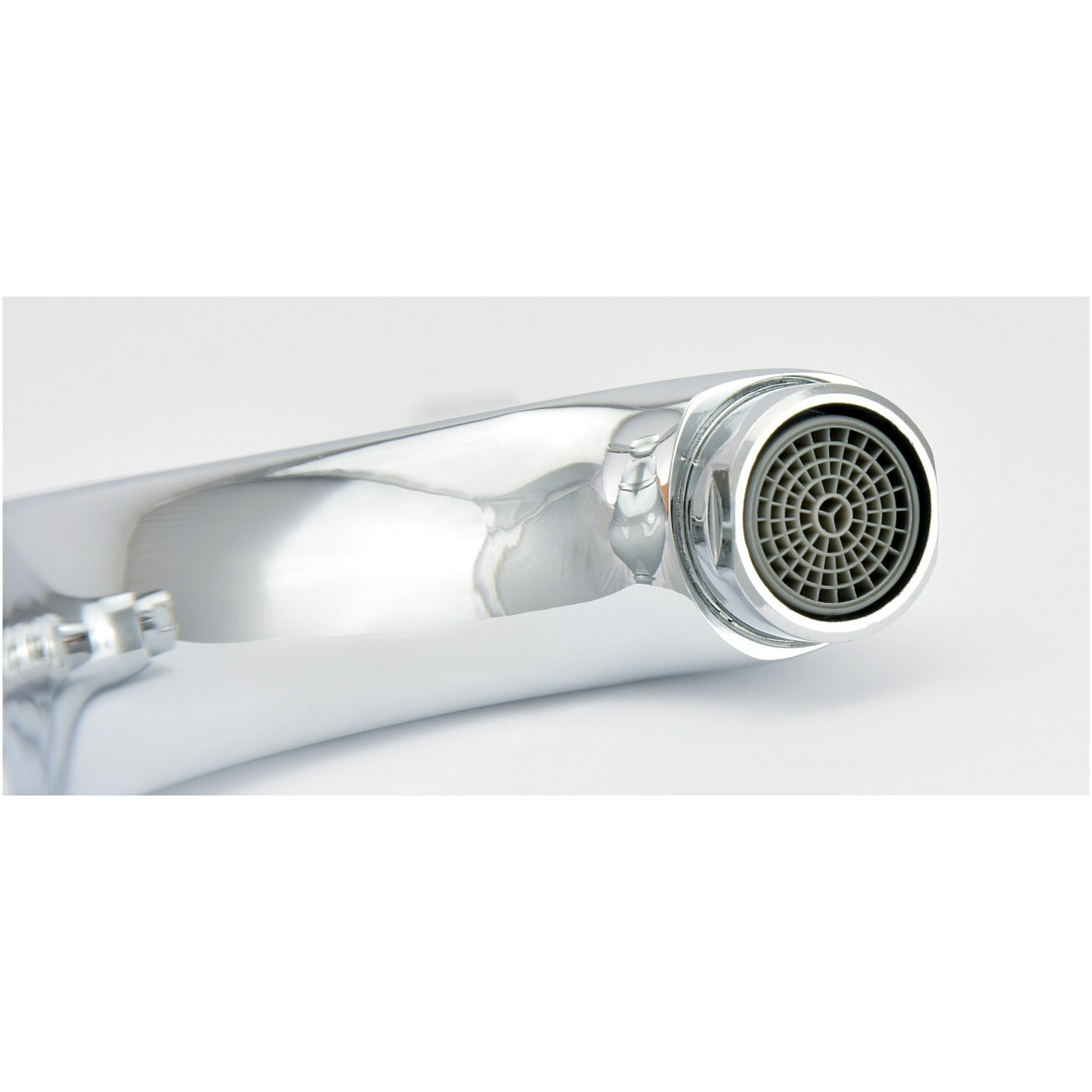 Смеситель для раковины латунный двухвентильный с литым изливом хром Istok life Luxe 0402.979 - изображение 8