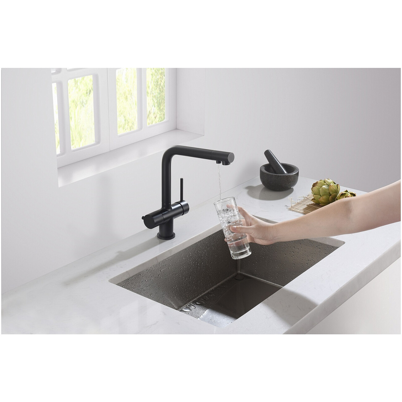 Смеситель для кухни с подключением фильтра черный Timo Saona 2396-03F - изображение 3