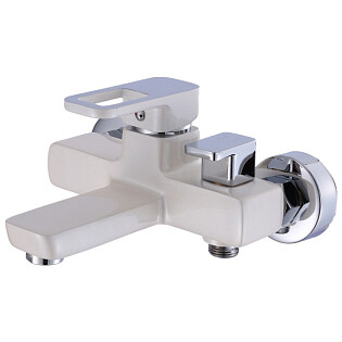 Смеситель для ванны с душевой лейкой и коротким изливом белый D-Lin D130366-C