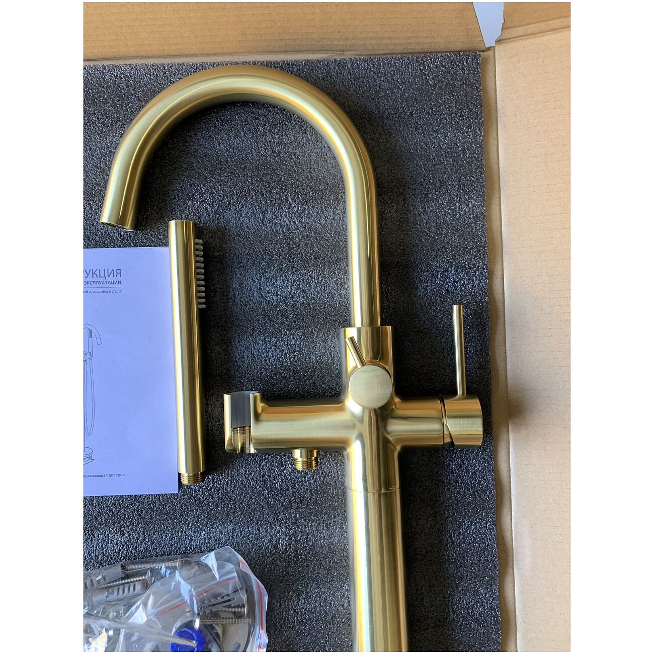 Смеситель напольный для ванны с душем золото матовое Timo Saona 2310-17Y-CR - изображение 2