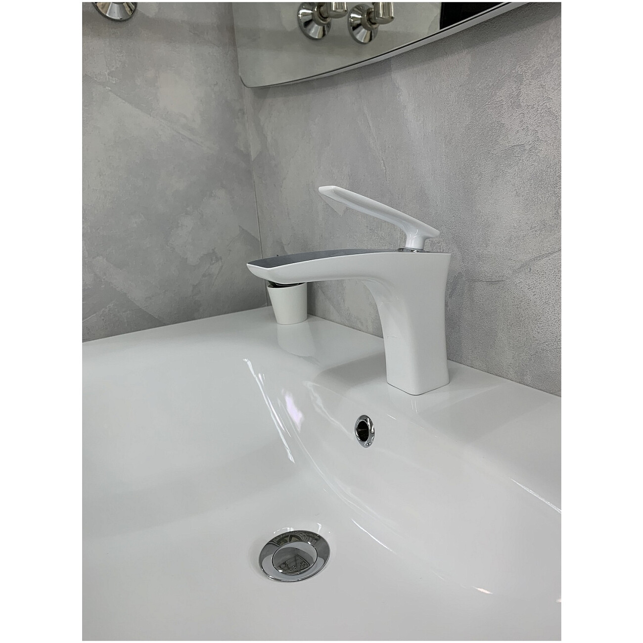 Смеситель для раковины белый, хром Timo Helmi 4061-00-16F - изображение 2