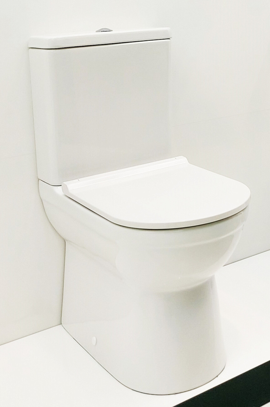 Унитаз-компакт фарфоровый безободковый с микролифтом белый Stworki Rotenburg BTW62 - изображение 10