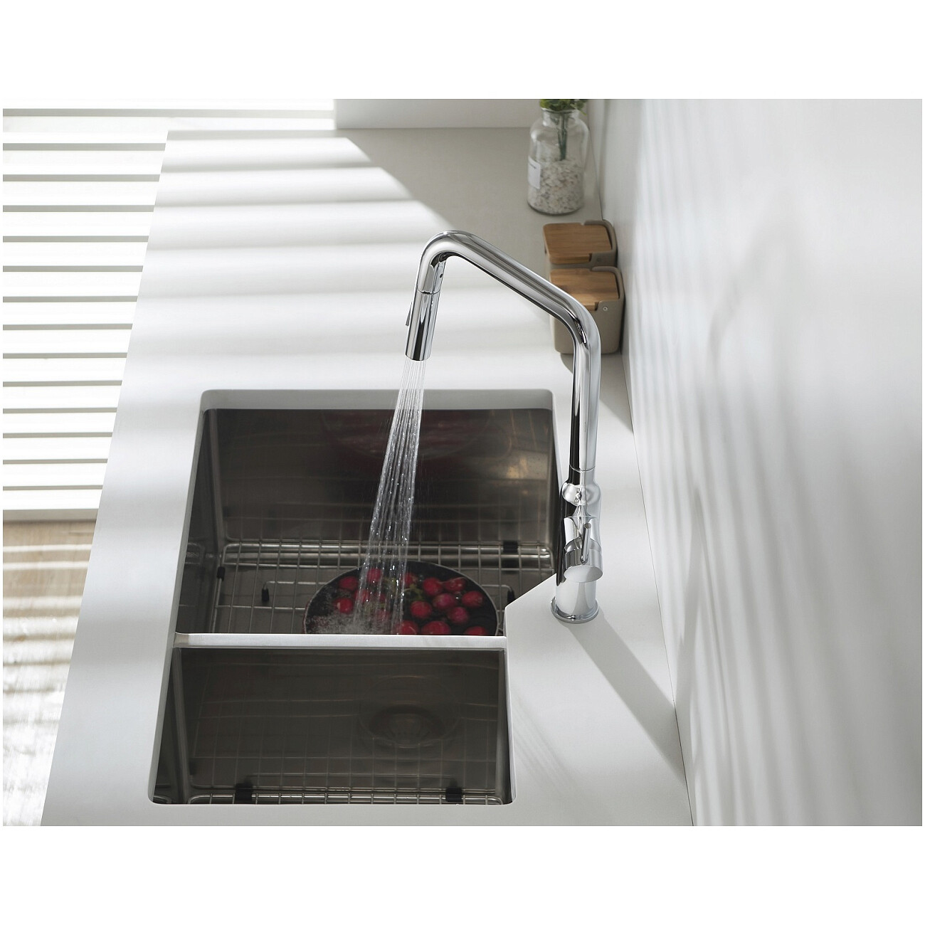 Смеситель для кухни с выдвижной лейкой хром Timo Saona 2386-00FL - изображение 3