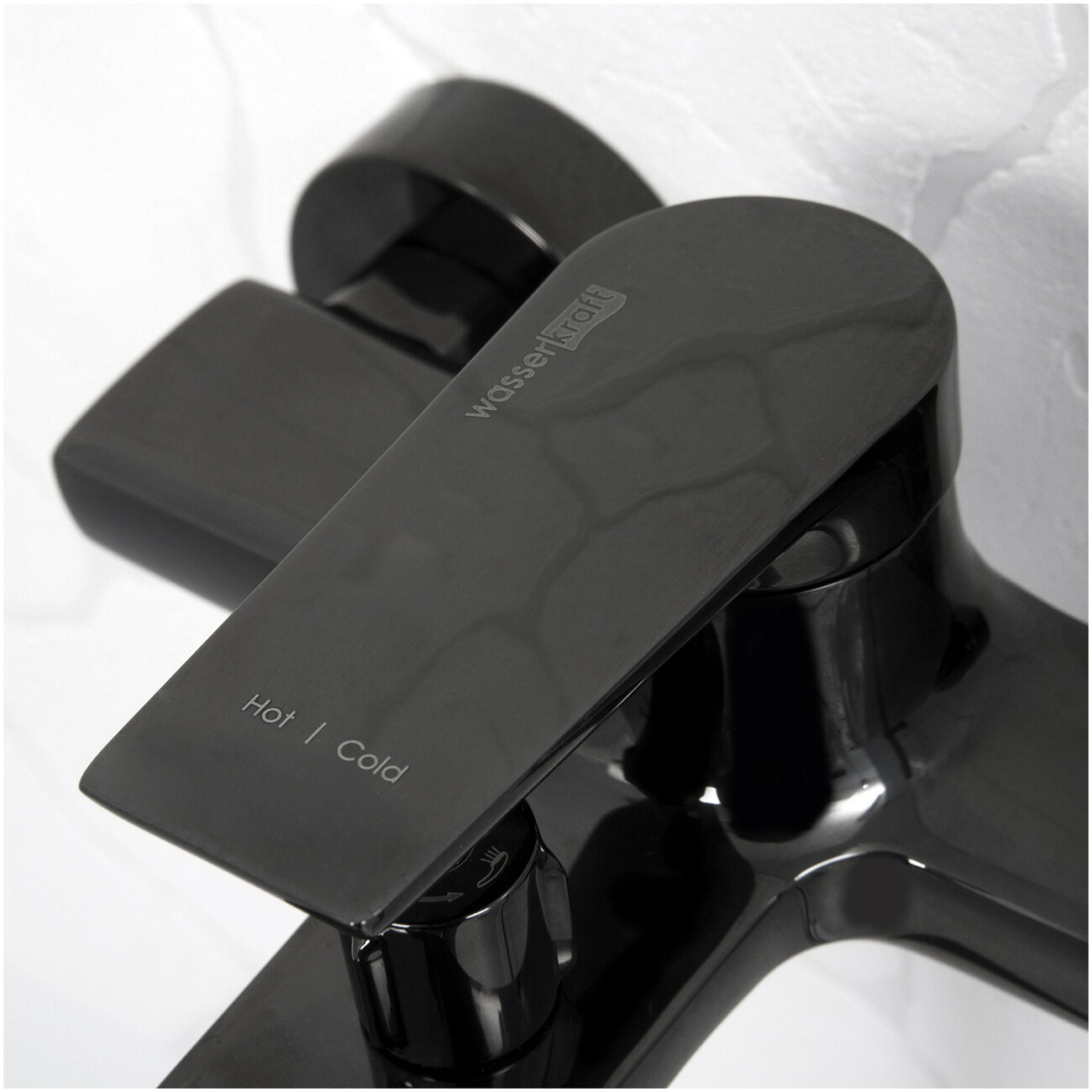 Душевой комплект с лейкой и коротким изливом черный глянец Wasserkraft Glan 6601 - изображение 4