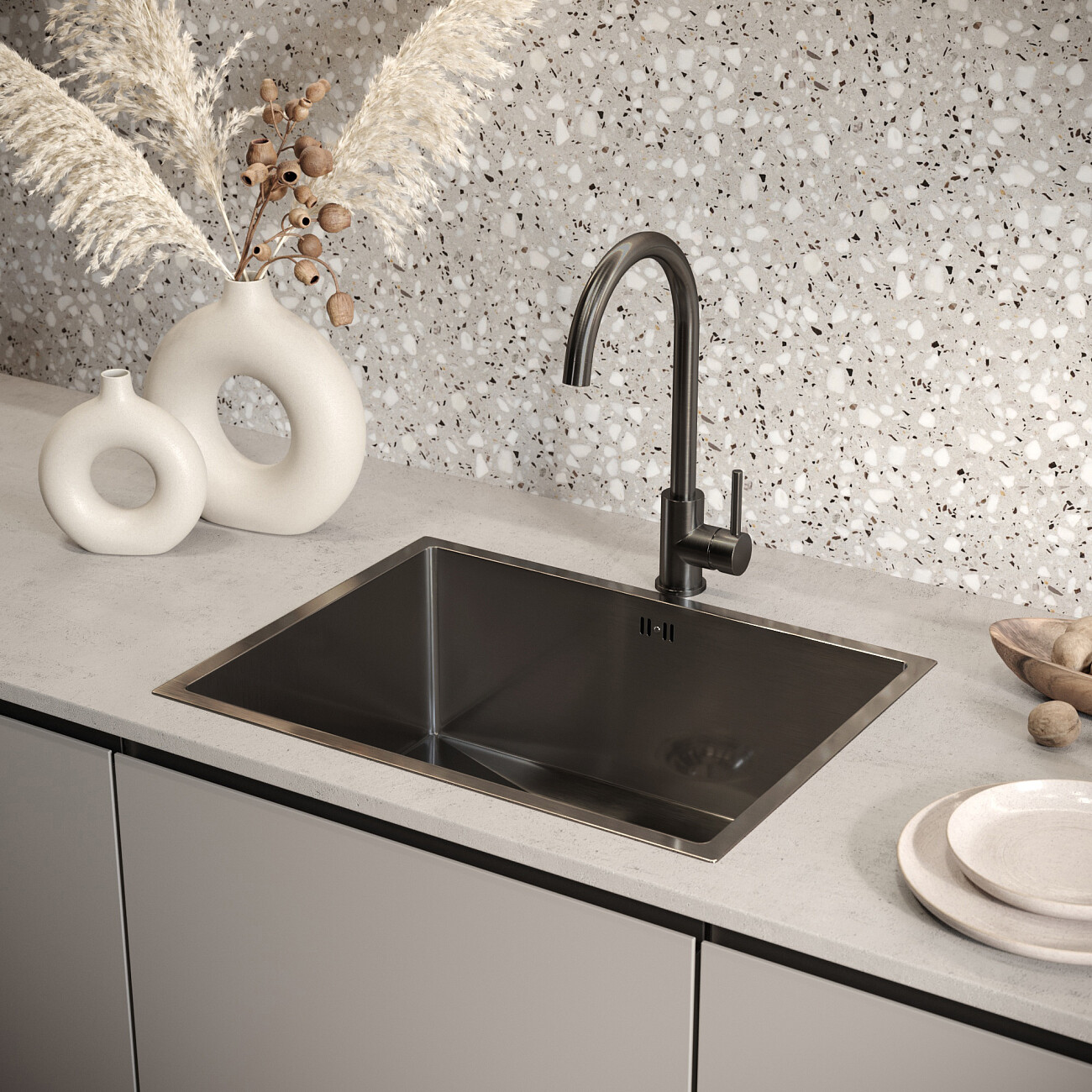 Смеситель для кухни из нержавеющей стали темный хром Domaci "Равенна" DM-030922-GM - изображение 3