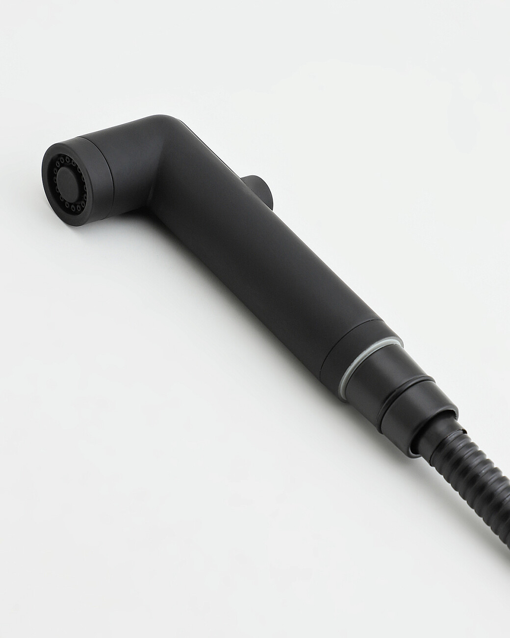 Гигиенический душ со смесителем и держателем металлический черный Stworki "Эстерсунд" E ES-05b - изображение 4