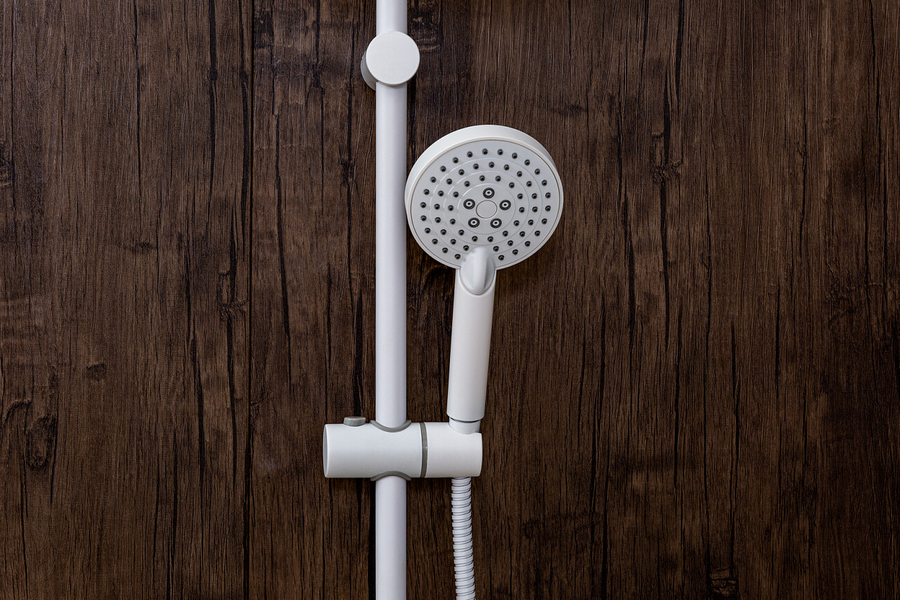 Душевая стойка с верхним душем и держателем белая Stworki "Эстерсунд" ES-09w - изображение 6