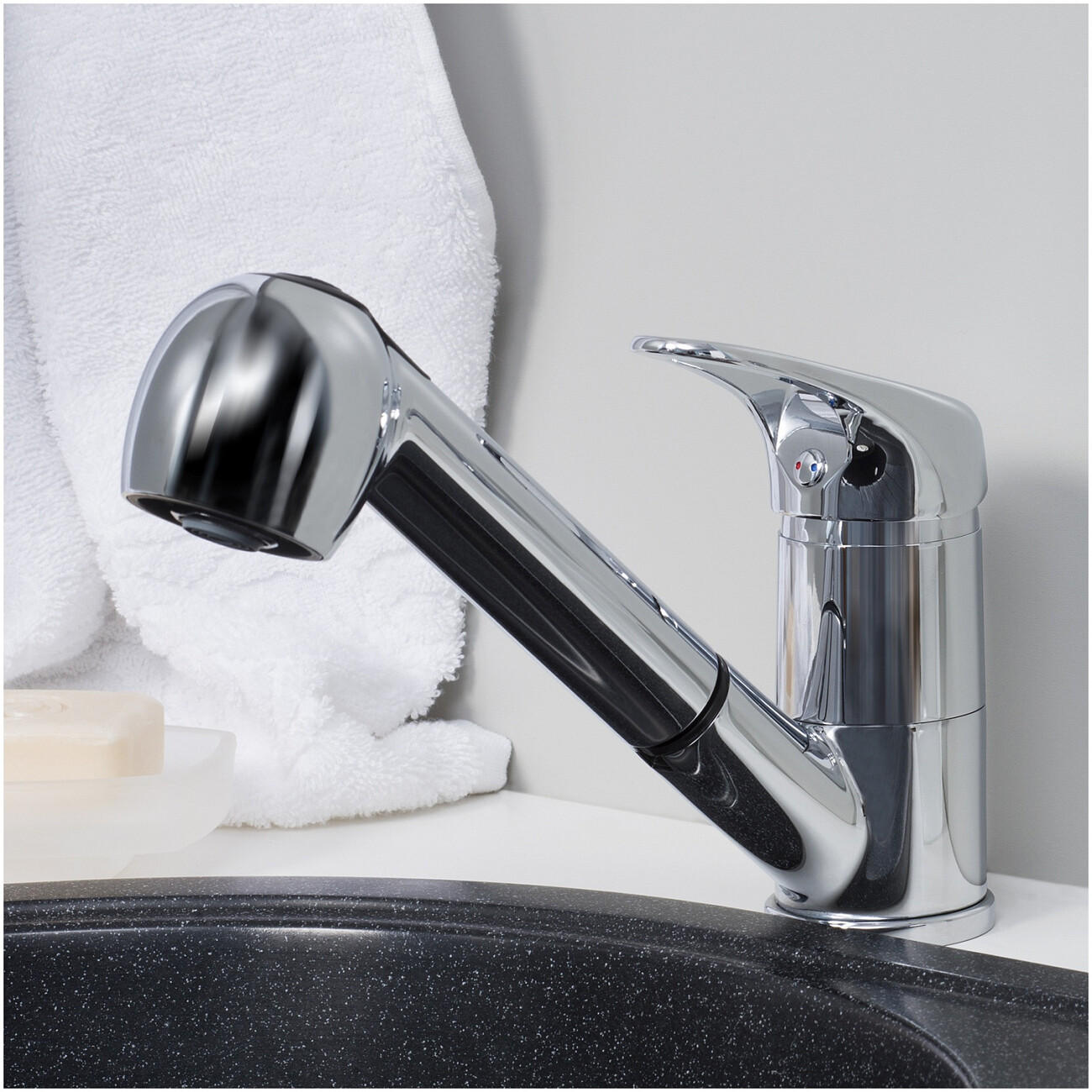 Смеситель для кухни из латуни хром с выдвижной лейкой Wasserkraft 6365 - изображение 2