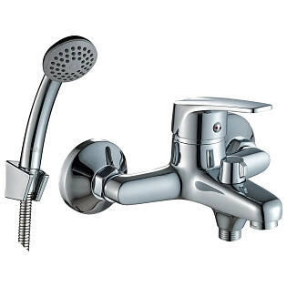 Смеситель для ванны одноручный с коротким изливом хром Rossinka D40-30