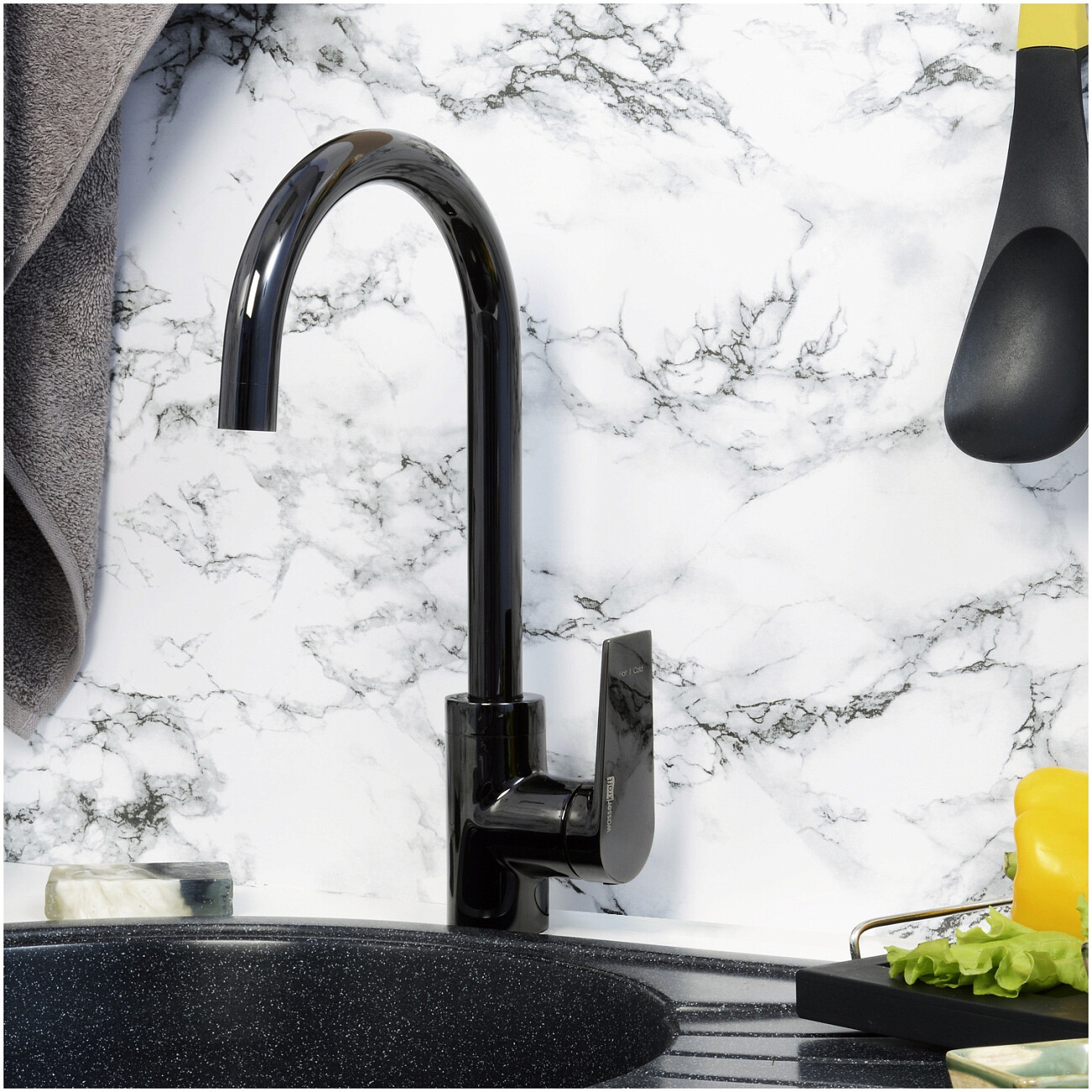 Смеситель для кухни из латуни черный Wasserkraft 6607 - изображение 2