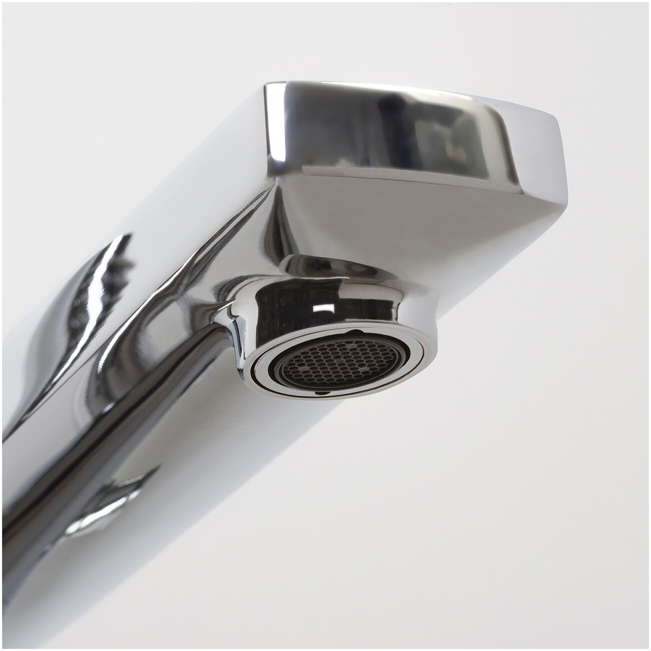 Смеситель для ванны напольный из латуни хром Wasserkraft 5821 - изображение 9