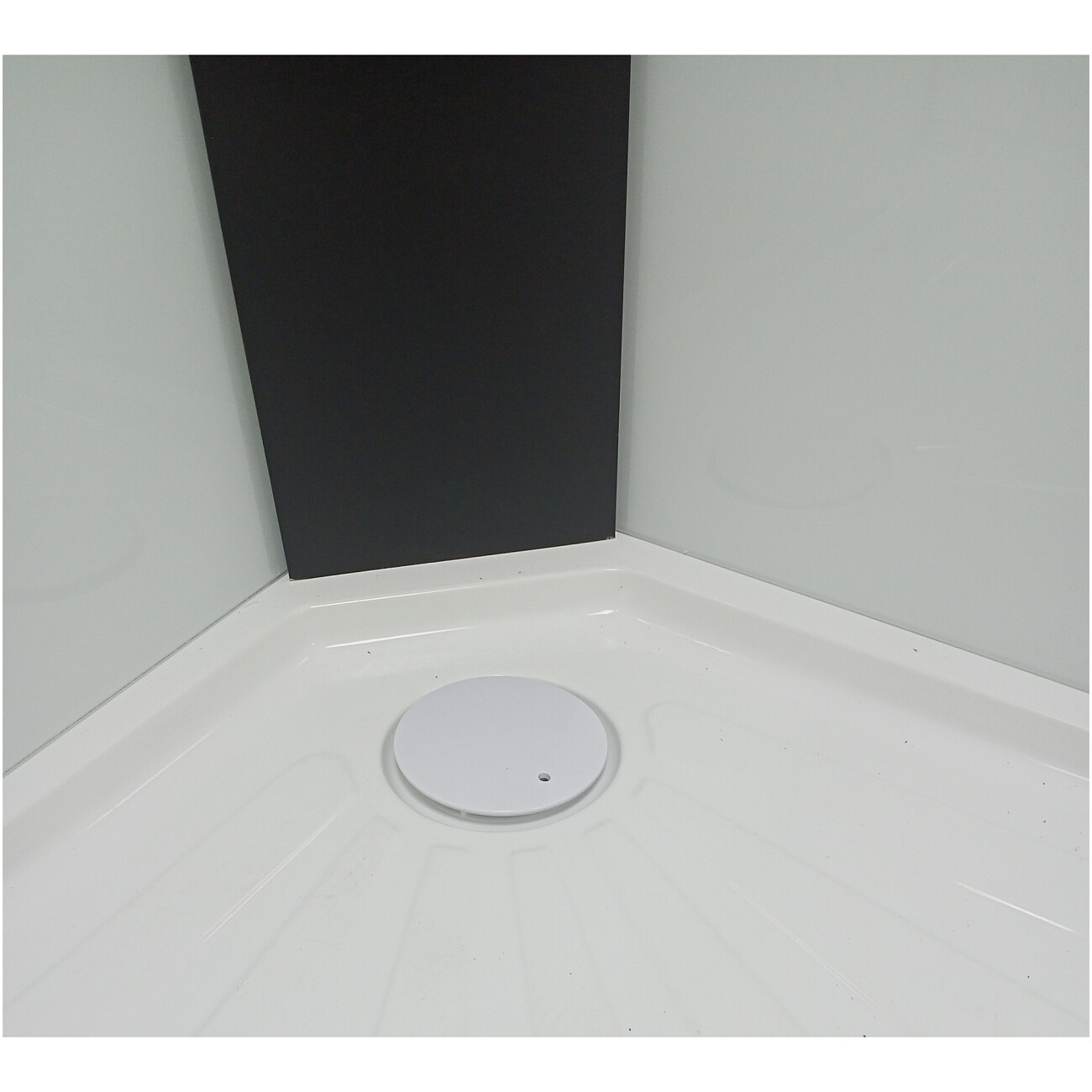 Душевая кабина пятиугольная без крыши с низким поддоном 90х90 см черная Cerutti SPA Chika 901B - изображение 3